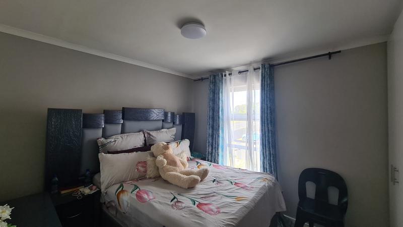 2 Bedroom Property for Sale in Oakglen Western Cape